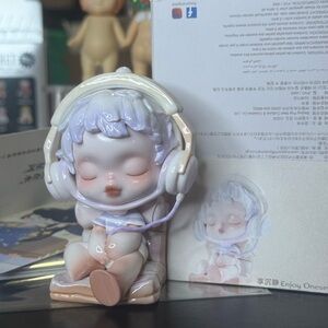 Enjoy oneself- Skullpanda